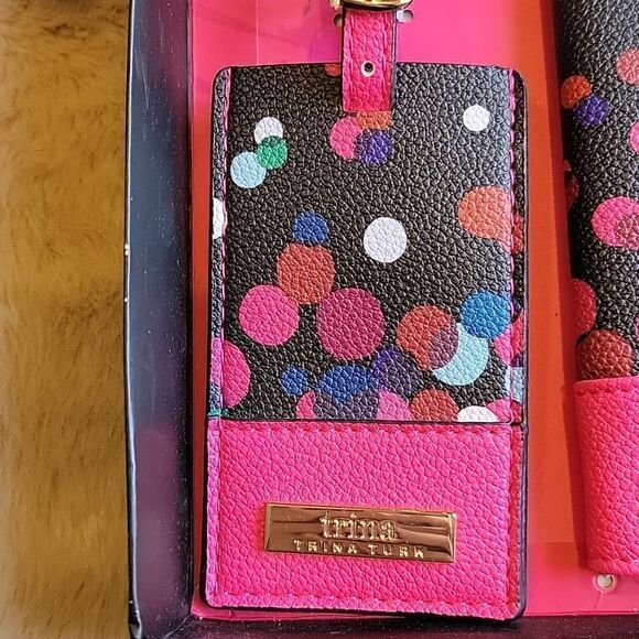 TRINA TURK TRAVEL ACCESSORY SET, PASSPORT COVER AND LUGGAGE TAG - NEW - Picture 3 of 10